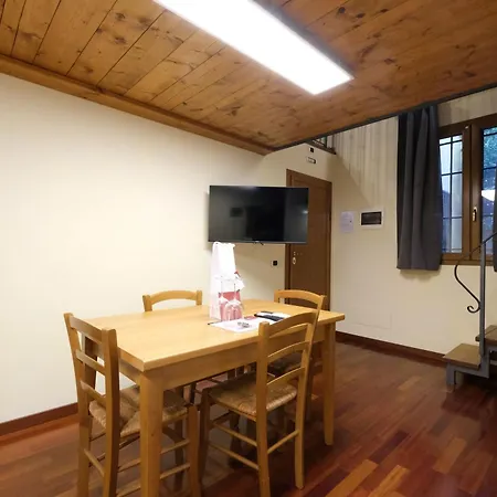 Wine Barbaresco Apartment Florence